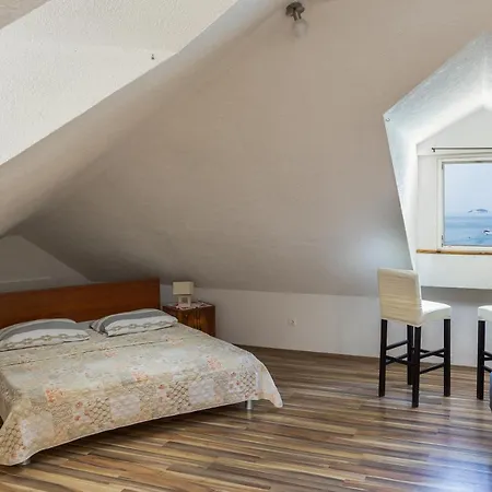 Sunset בית הארחה